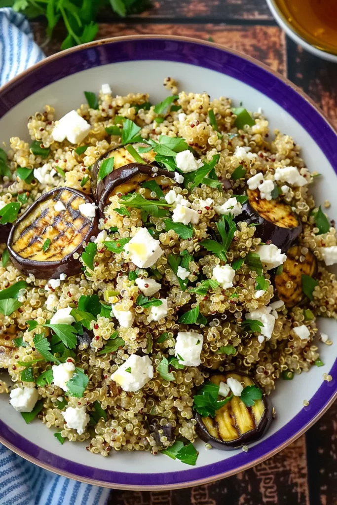 Salade de Quinoa Aubergines Grillées et Feta: Explosion de Saveurs & Fraîcheur