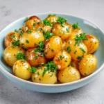 Pommes de terre grenaille à la sauce crémeuse à l’ail