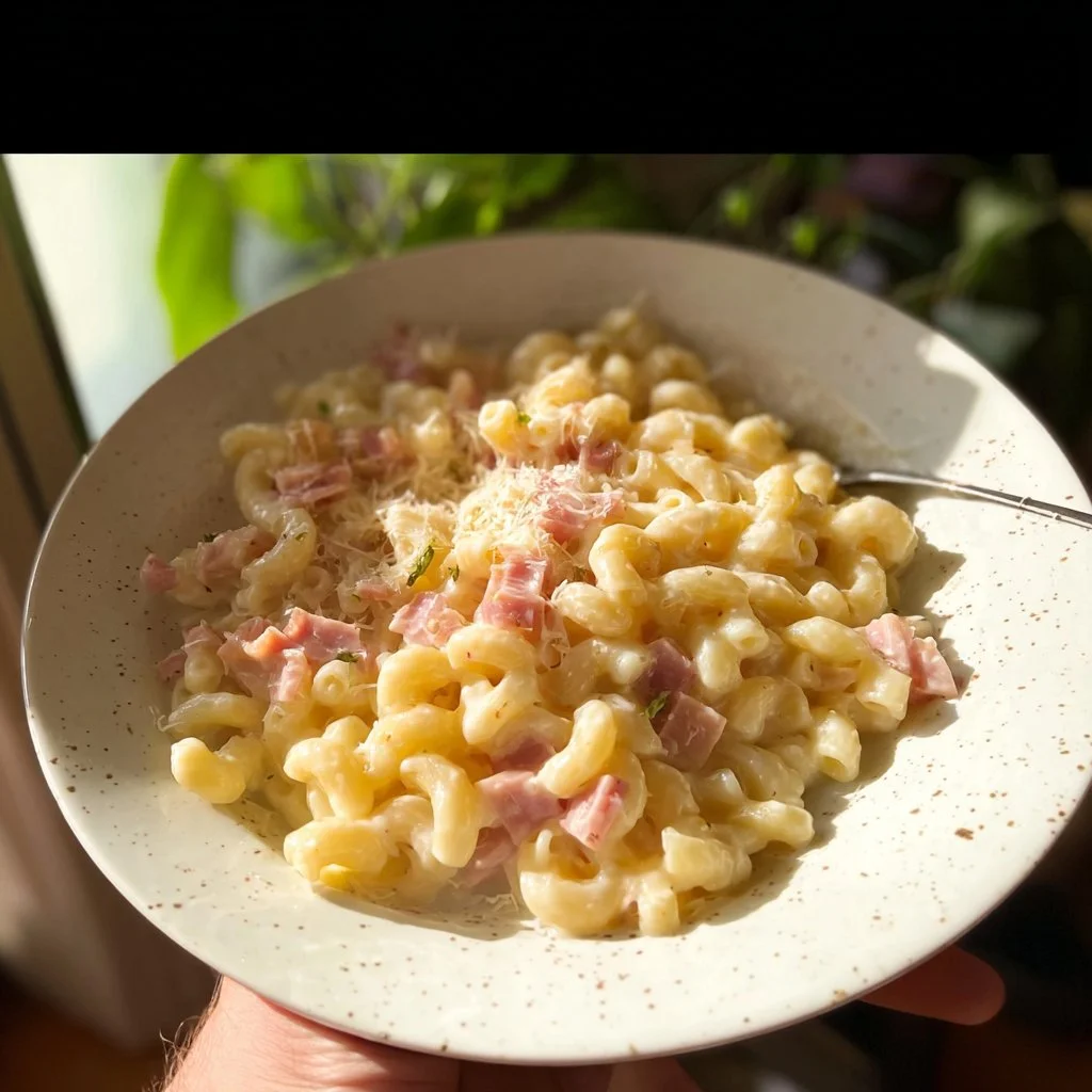 Risotto de pâtes savoureux et réconfortant, prêt à être dégusté.