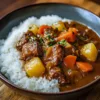 Curry japonais au bœuf savoureux servi dans un bol