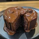 Gâteau au cœur fondant aux trois chocolats