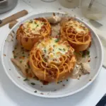 Casseroles de Spaghetti dans des Bols de Pain à l'Ail