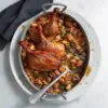 Cassoulet de canard et de saucisse facile à préparer, plat traditionnel français