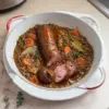 Marmite de lentilles à la saucisse de Morteau, plat réconfortant et savoureux