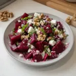 Ravivez Vos Papilles avec cette Recette Époustouflante de Salade de Betteraves aux Noix et Feta